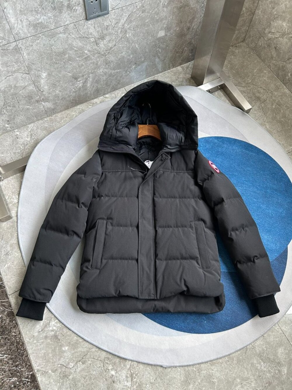 Canada Goose Black Hooded Puffer Jacket - Canada Goose Style - Picture 3 of 7